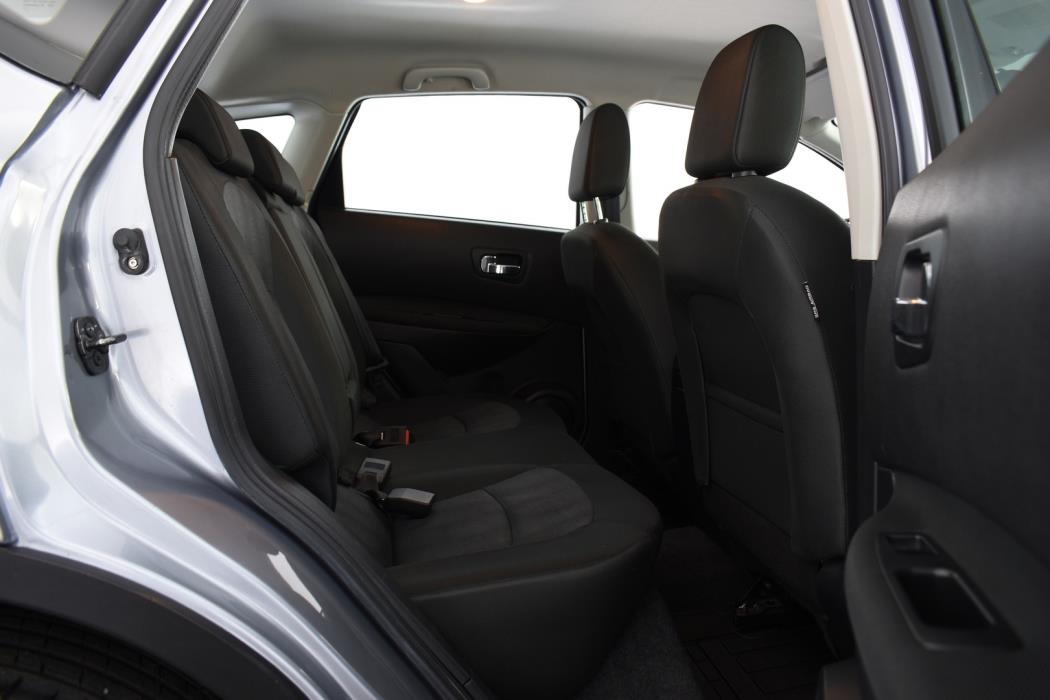 NISSAN Qashqai 2012