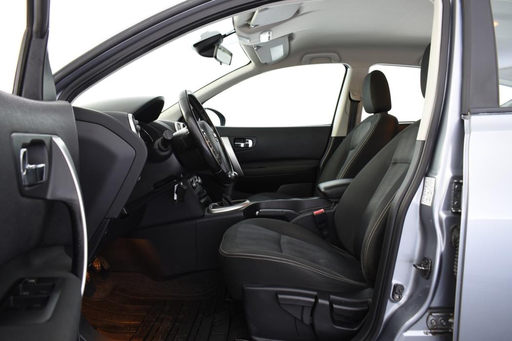 NISSAN Qashqai 2012