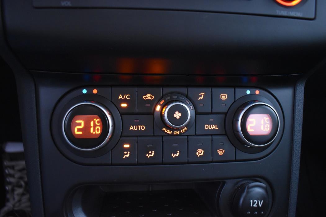 NISSAN Qashqai 2012