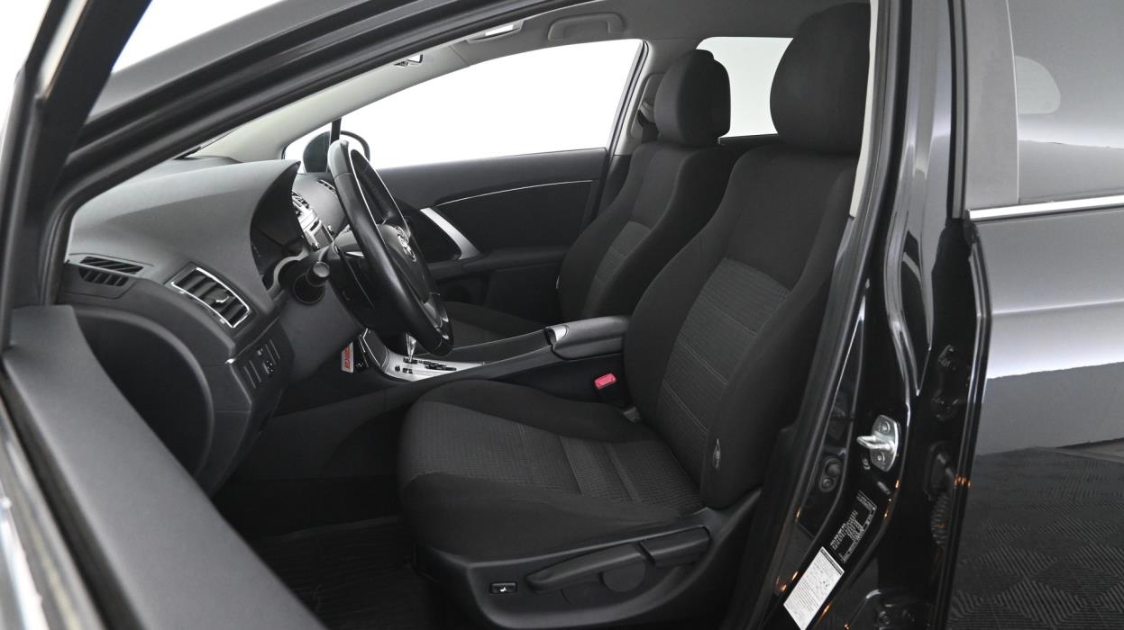 TOYOTA Avensis 2013
