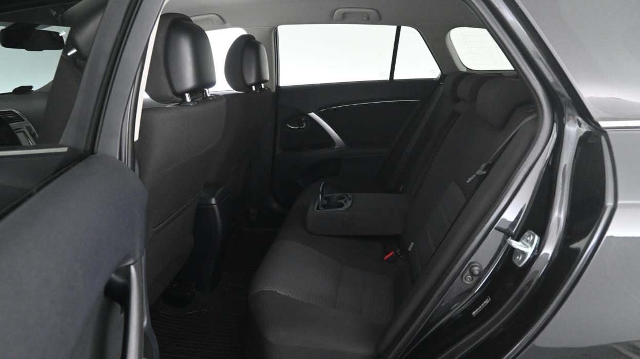TOYOTA Avensis 2013