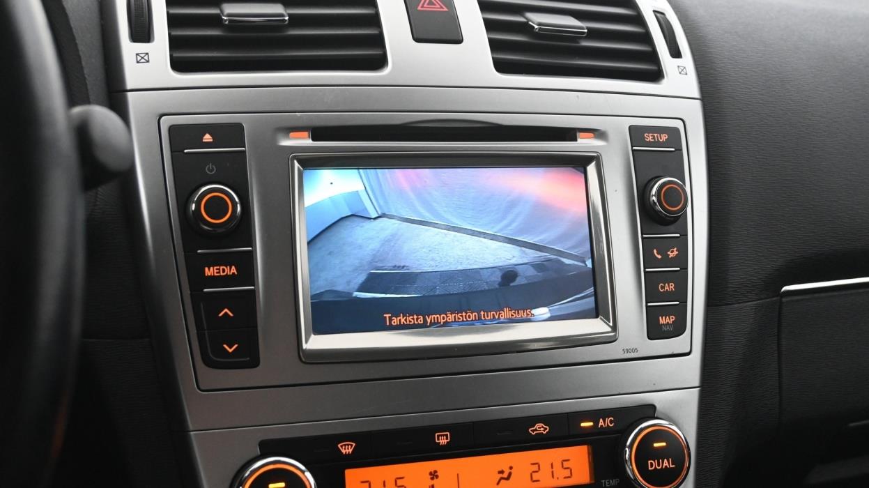 TOYOTA Avensis 2013