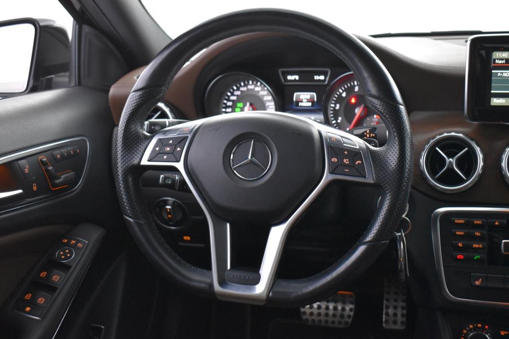 MERCEDES-BENZ GLA 2015