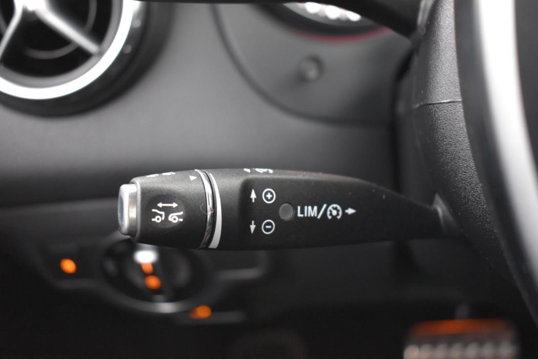 MERCEDES-BENZ GLA 2015