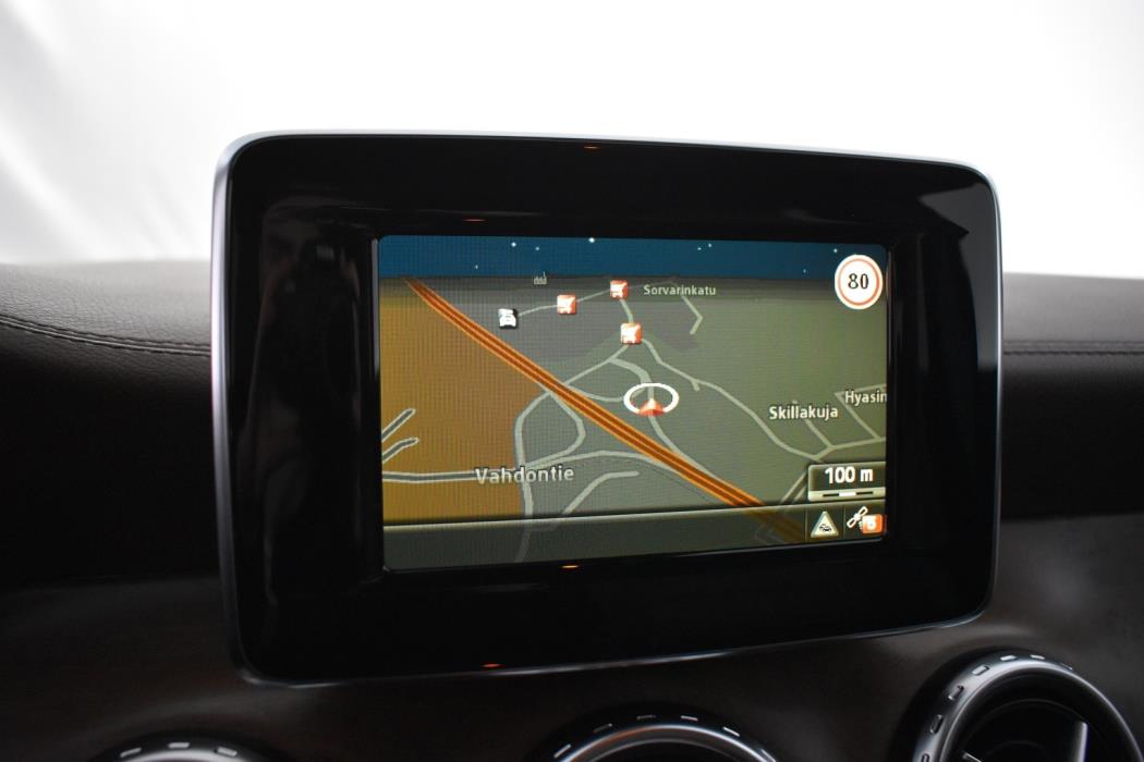 MERCEDES-BENZ GLA 2015