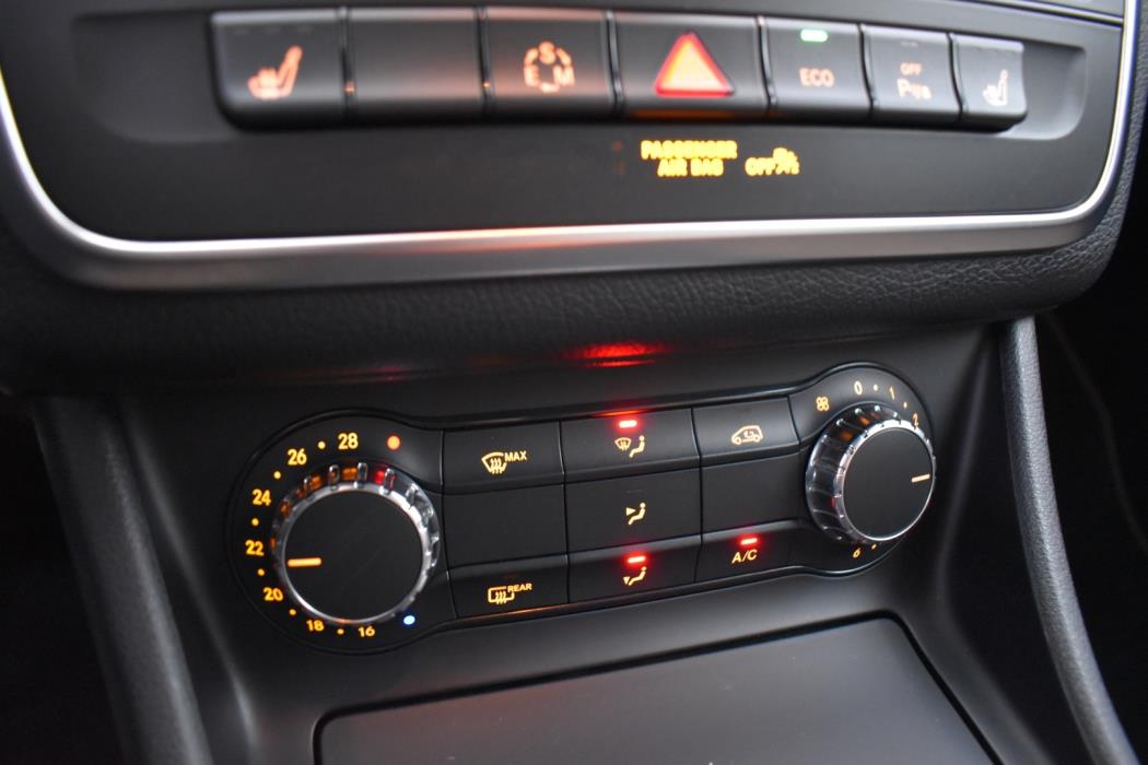 MERCEDES-BENZ GLA 2015