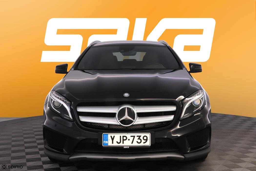 MERCEDES-BENZ GLA 2015