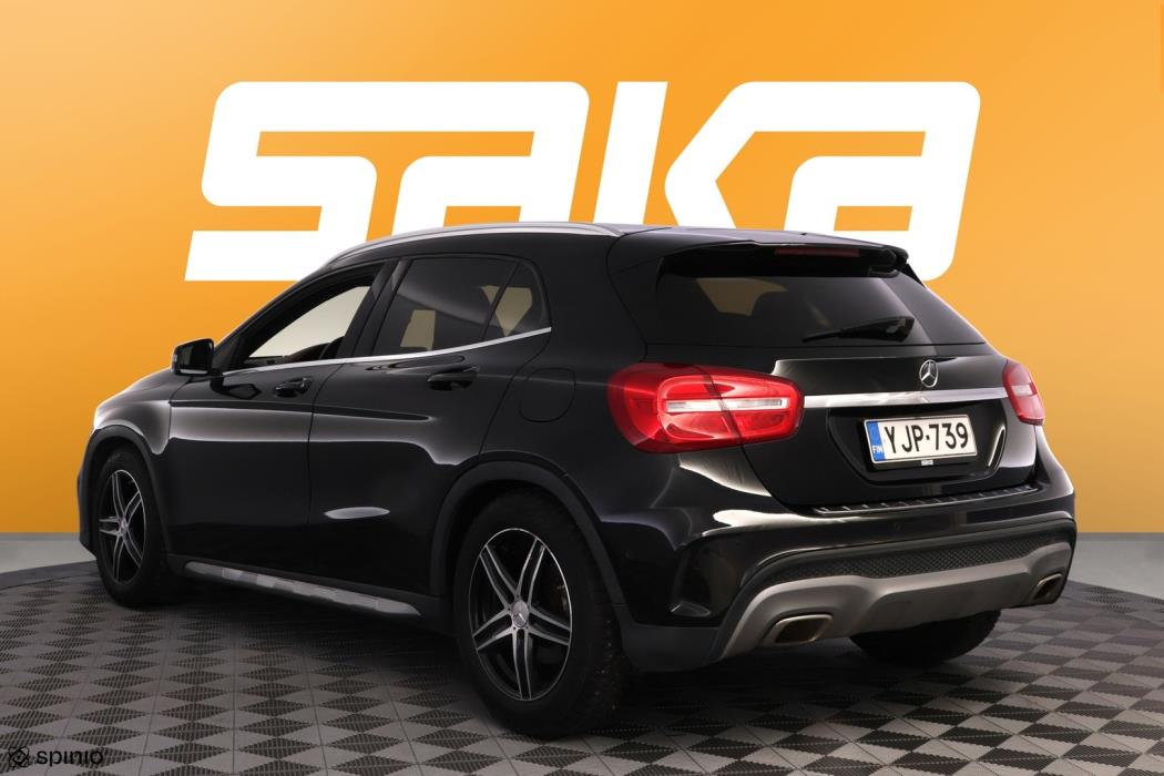MERCEDES-BENZ GLA 2015