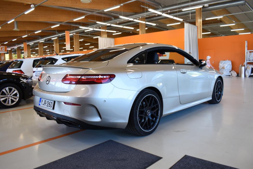 MERCEDES-BENZ E 2017