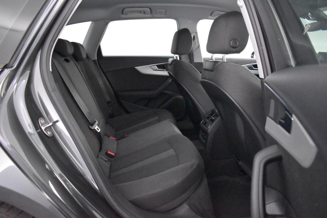AUDI A4 2020