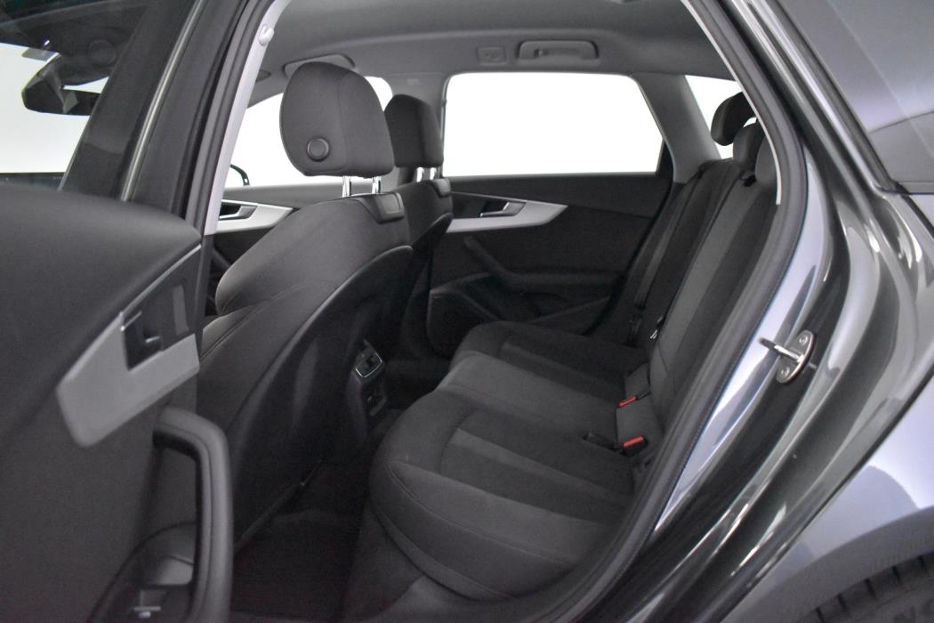 AUDI A4 2020