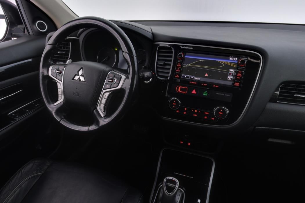 MITSUBISHI Outlander PHEV 2016