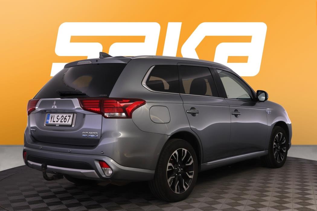 MITSUBISHI Outlander PHEV 2016