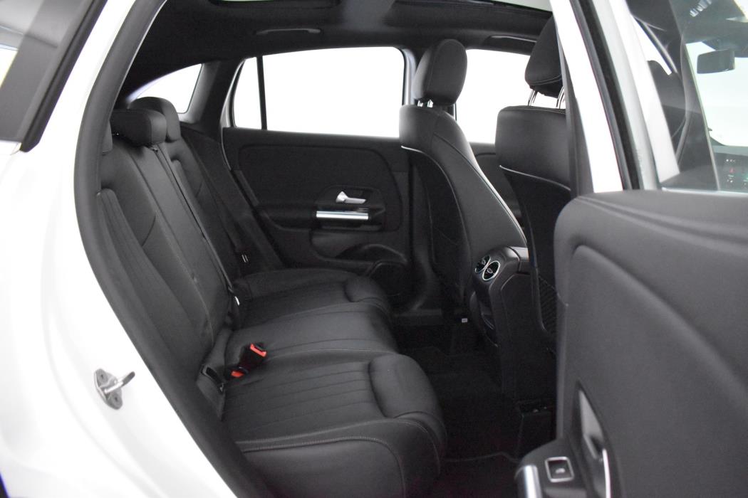 MERCEDES-BENZ GLA 2023