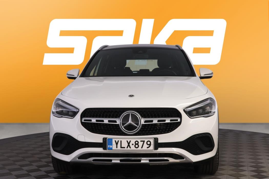 MERCEDES-BENZ GLA 2023