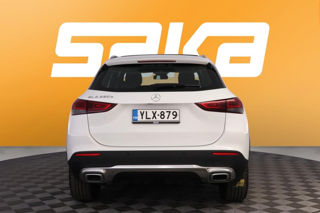 MERCEDES-BENZ GLA 2023