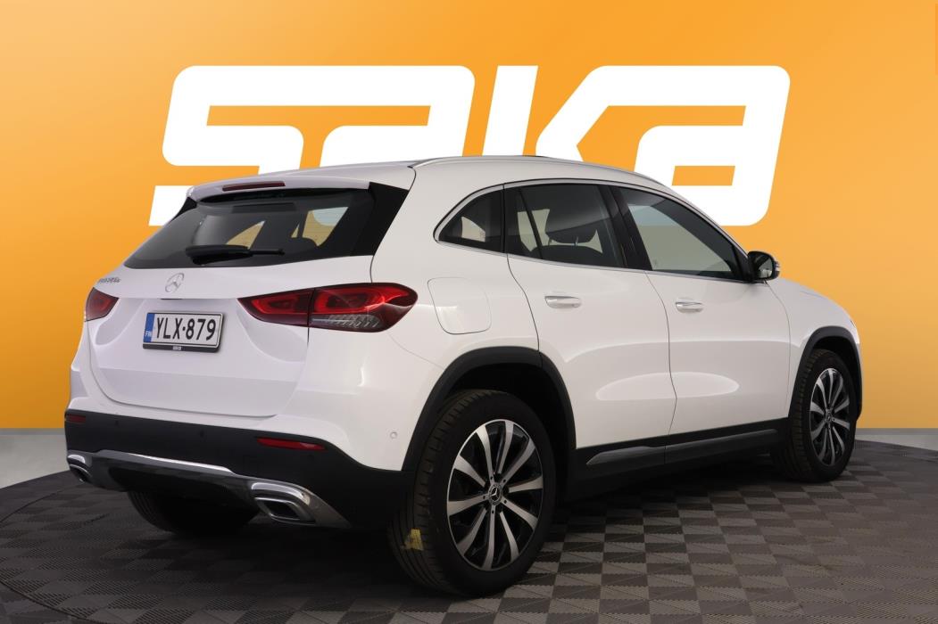 MERCEDES-BENZ GLA 2023