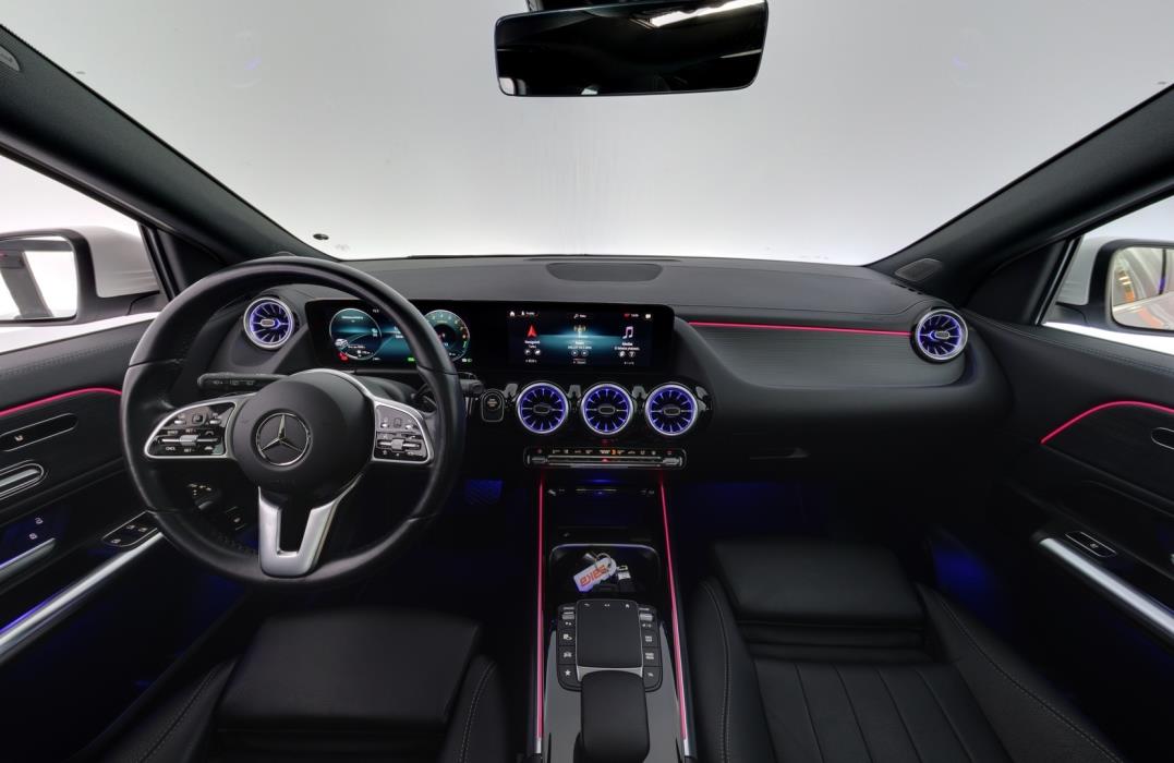 MERCEDES-BENZ GLA 2023