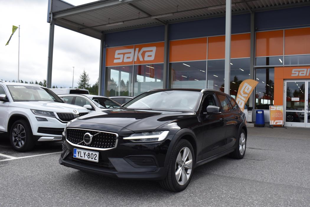 VOLVO V60 Cross Country 2023