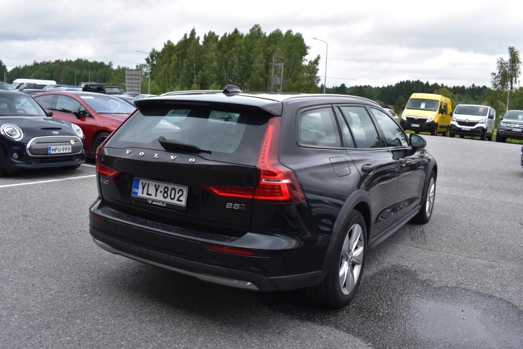 VOLVO V60 Cross Country 2023