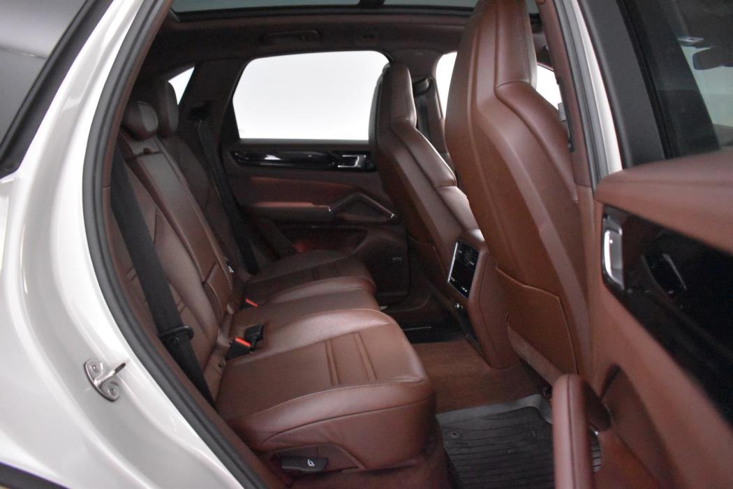 PORSCHE Cayenne 2023