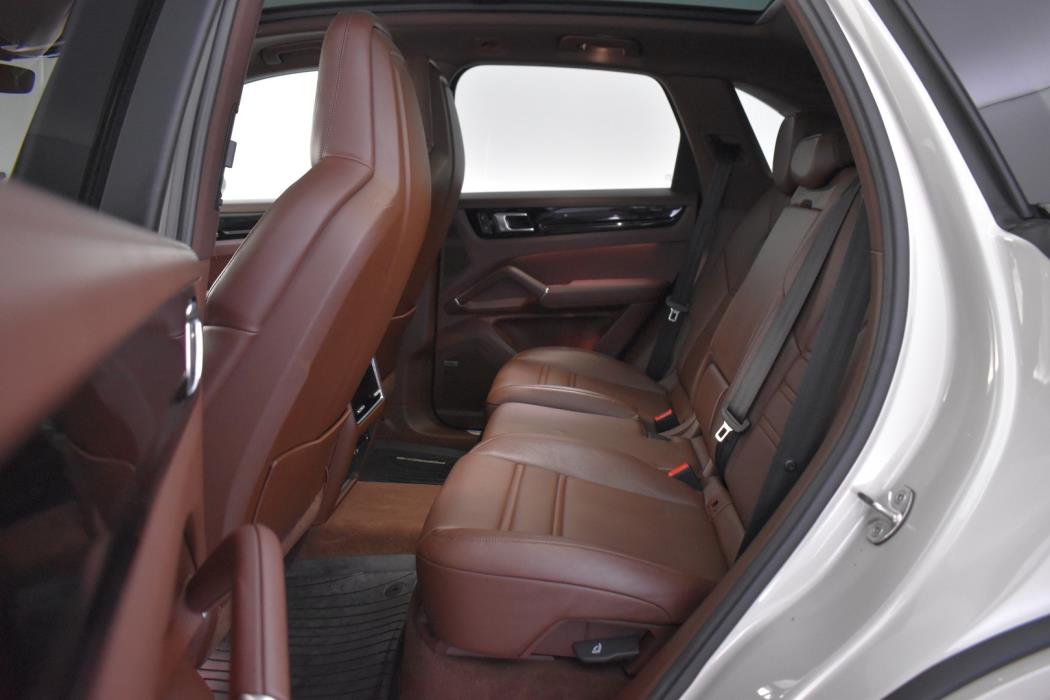 PORSCHE Cayenne 2023