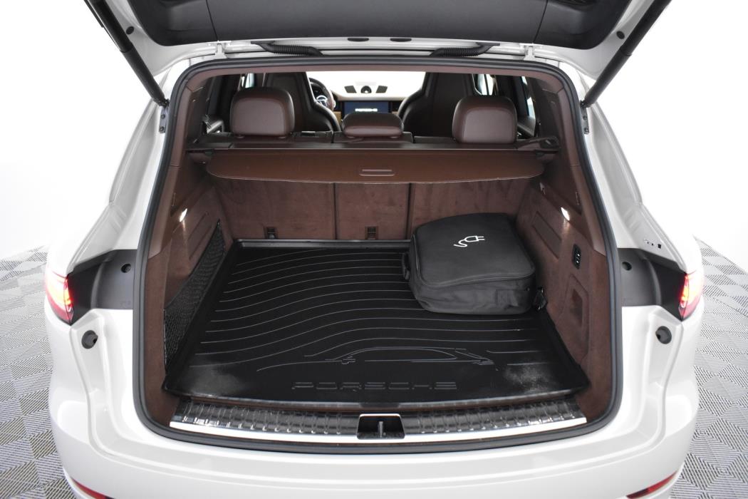 PORSCHE Cayenne 2023