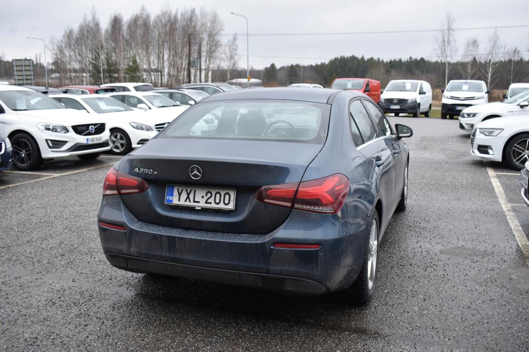 MERCEDES-BENZ A 2021