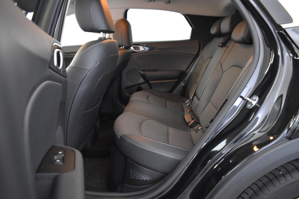 KIA XCeed 2025