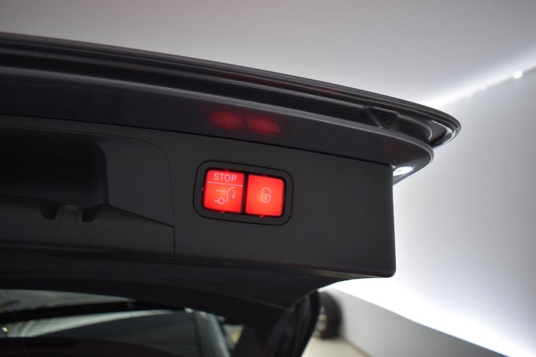 MERCEDES-BENZ E 2020