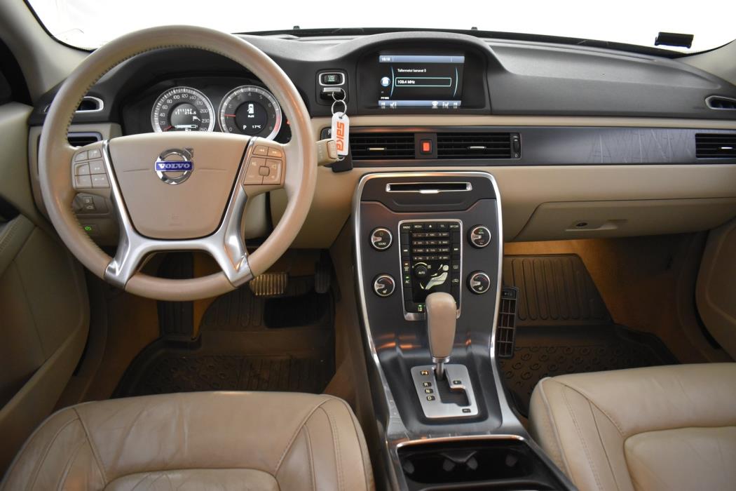 VOLVO V70 2012
