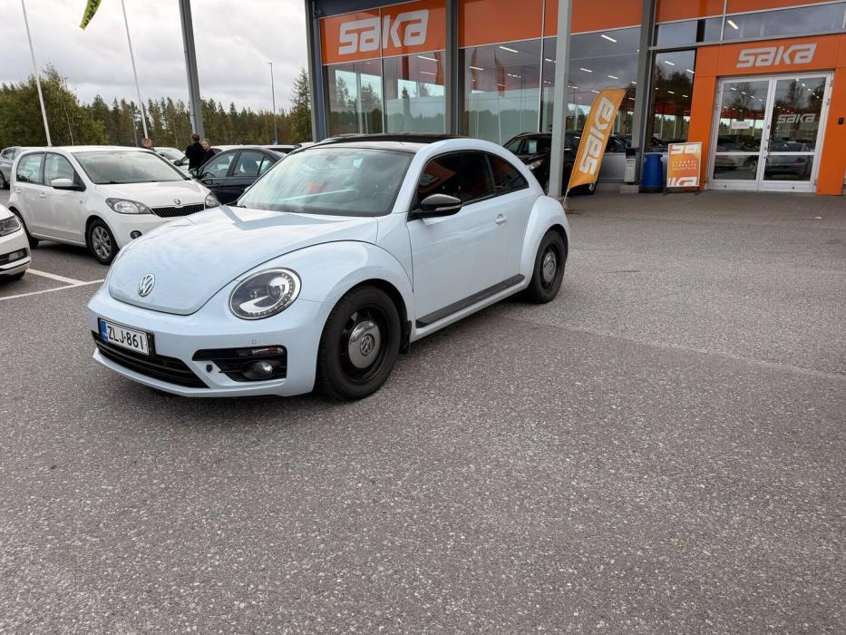 VOLKSWAGEN Beetle 2017