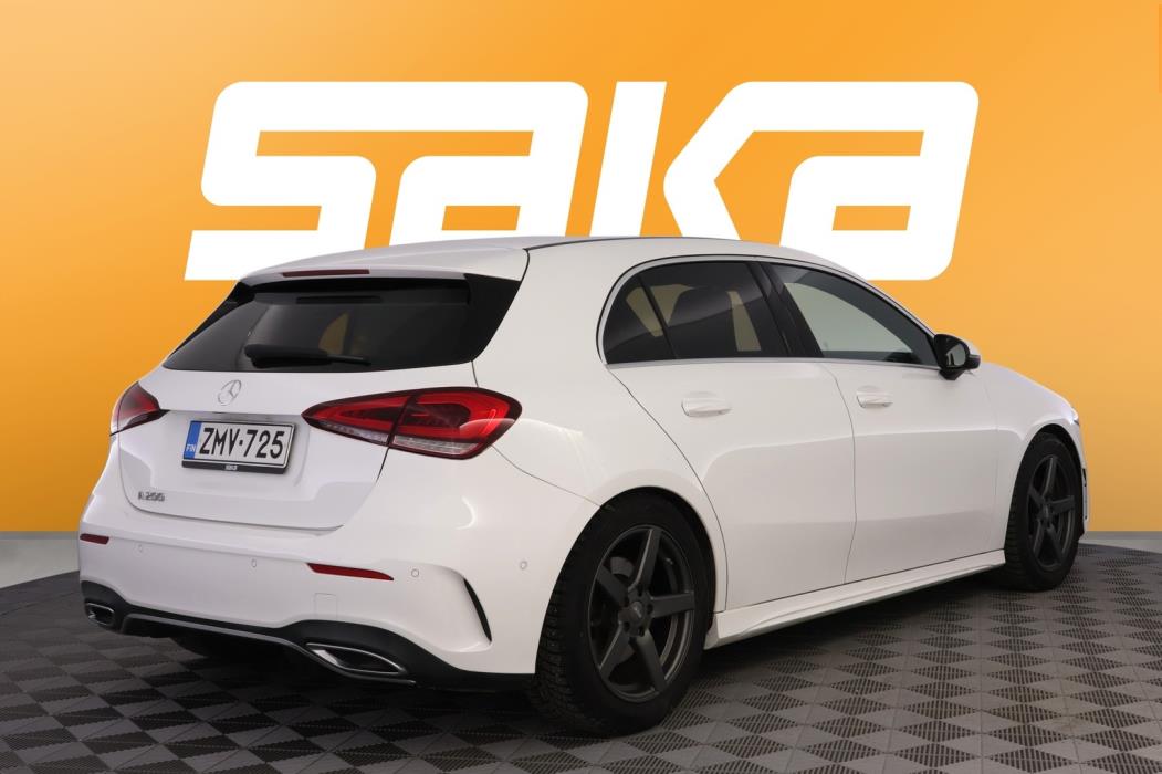 MERCEDES-BENZ A 2019