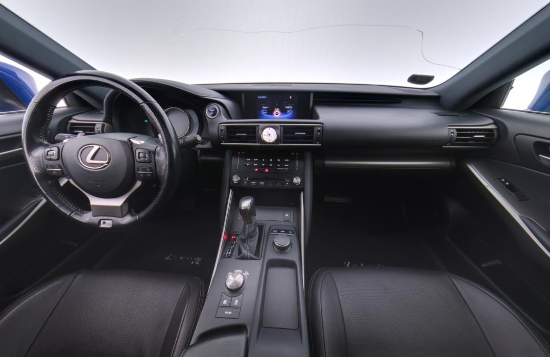LEXUS IS 2017