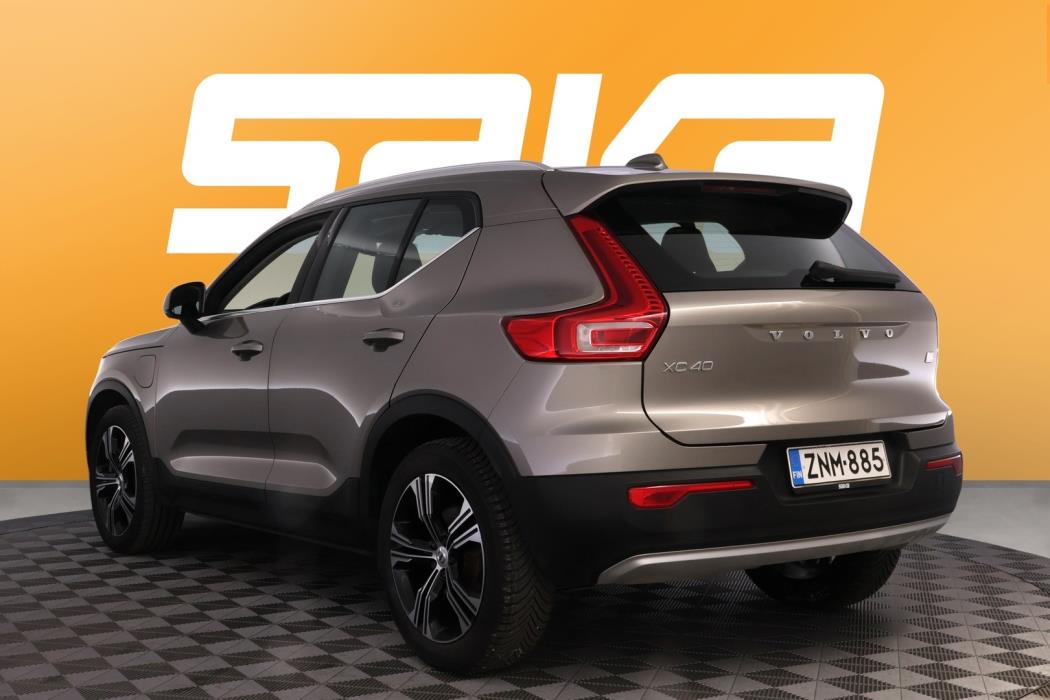 VOLVO XC40 2021