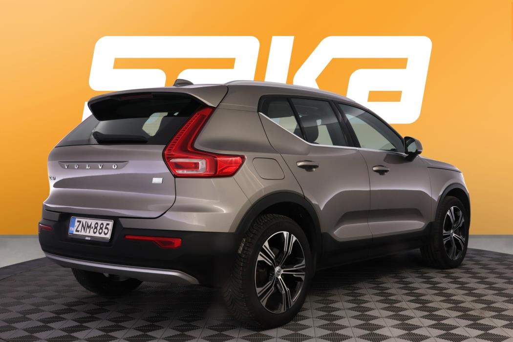 VOLVO XC40 2021