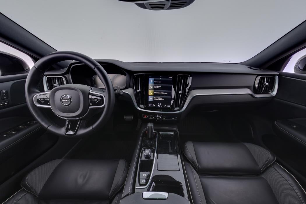 VOLVO V60 2022
