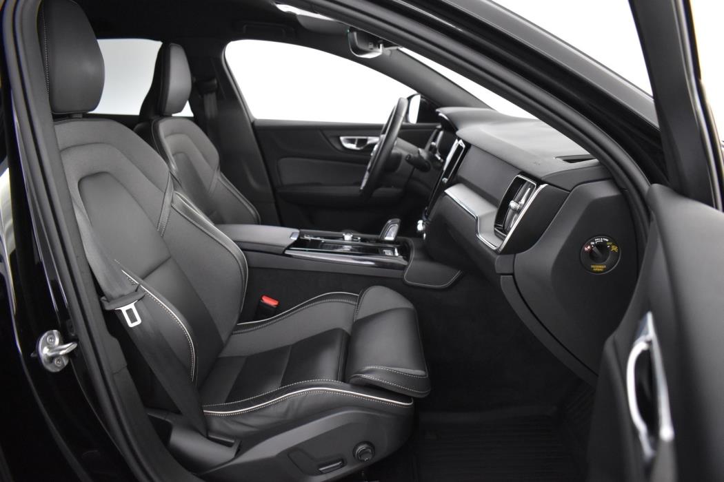 VOLVO V60 2022