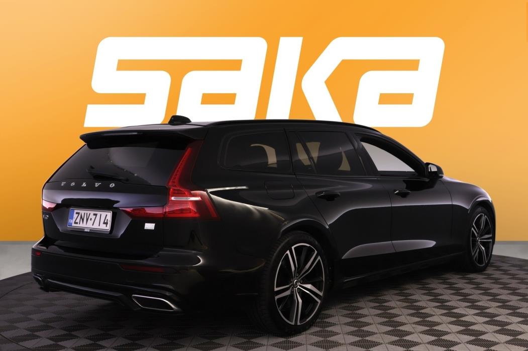 VOLVO V60 2022