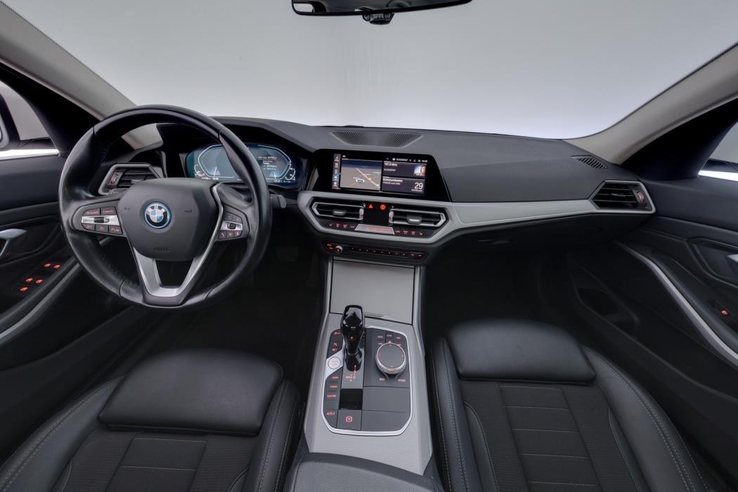 BMW 320 2022