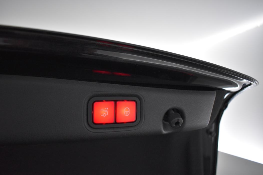 MERCEDES-BENZ E 2016