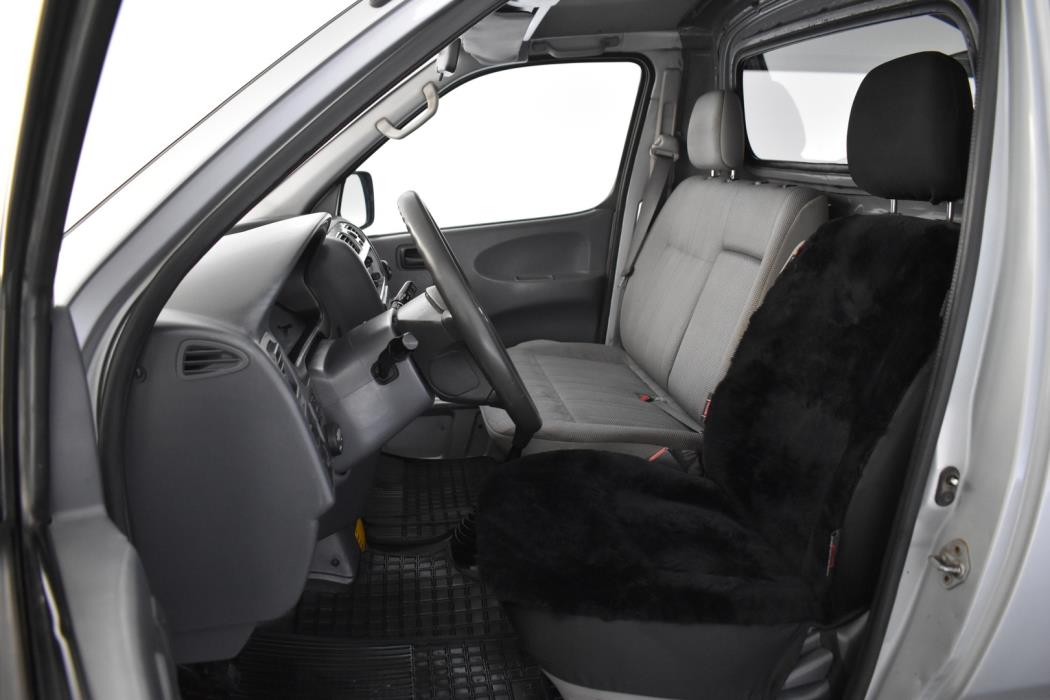 TOYOTA Hiace 2008