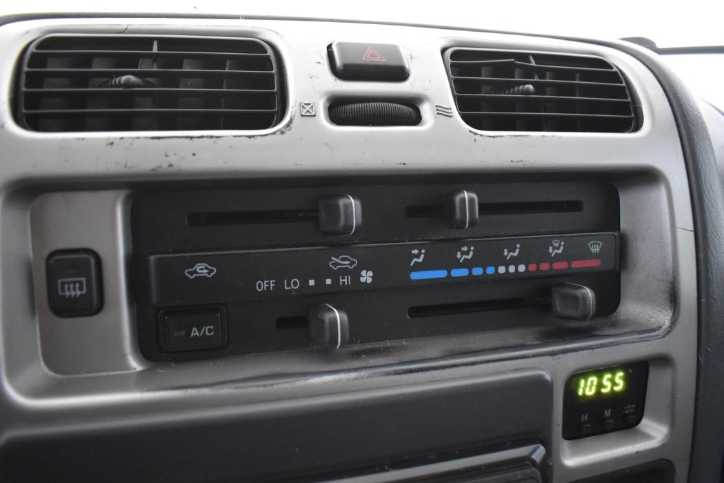 TOYOTA Hiace 2008