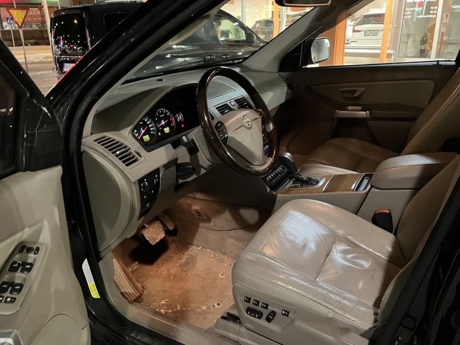 VOLVO XC90 2005