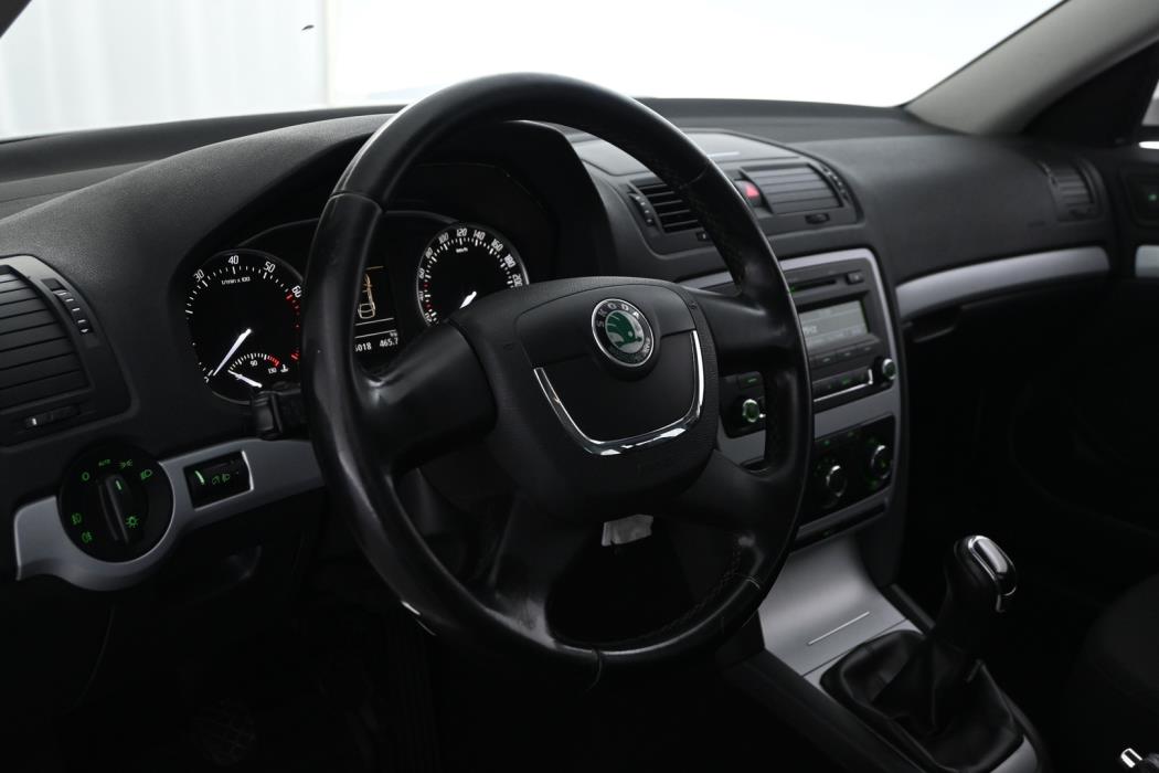 SKODA Octavia 2012