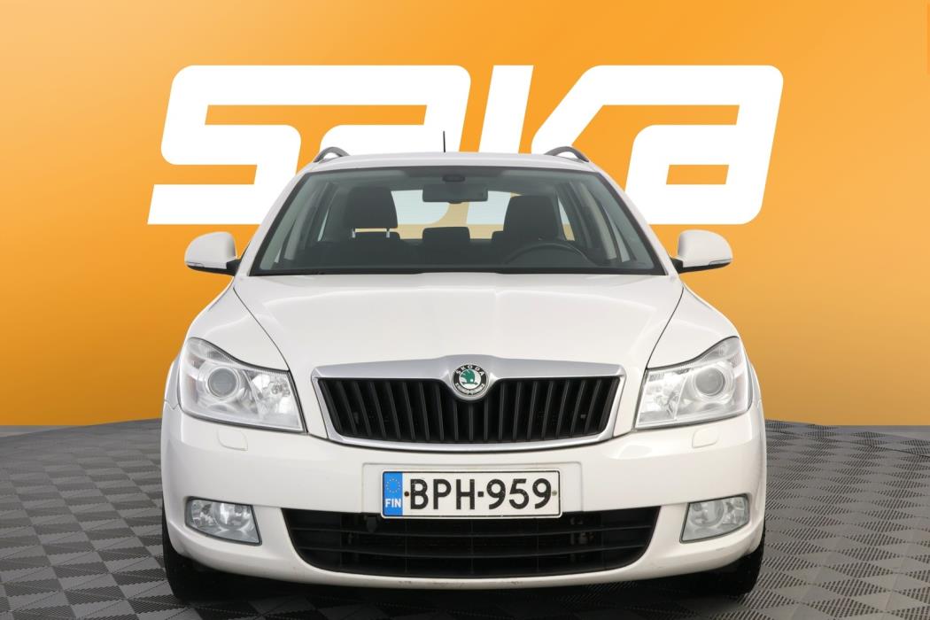 SKODA Octavia 2012