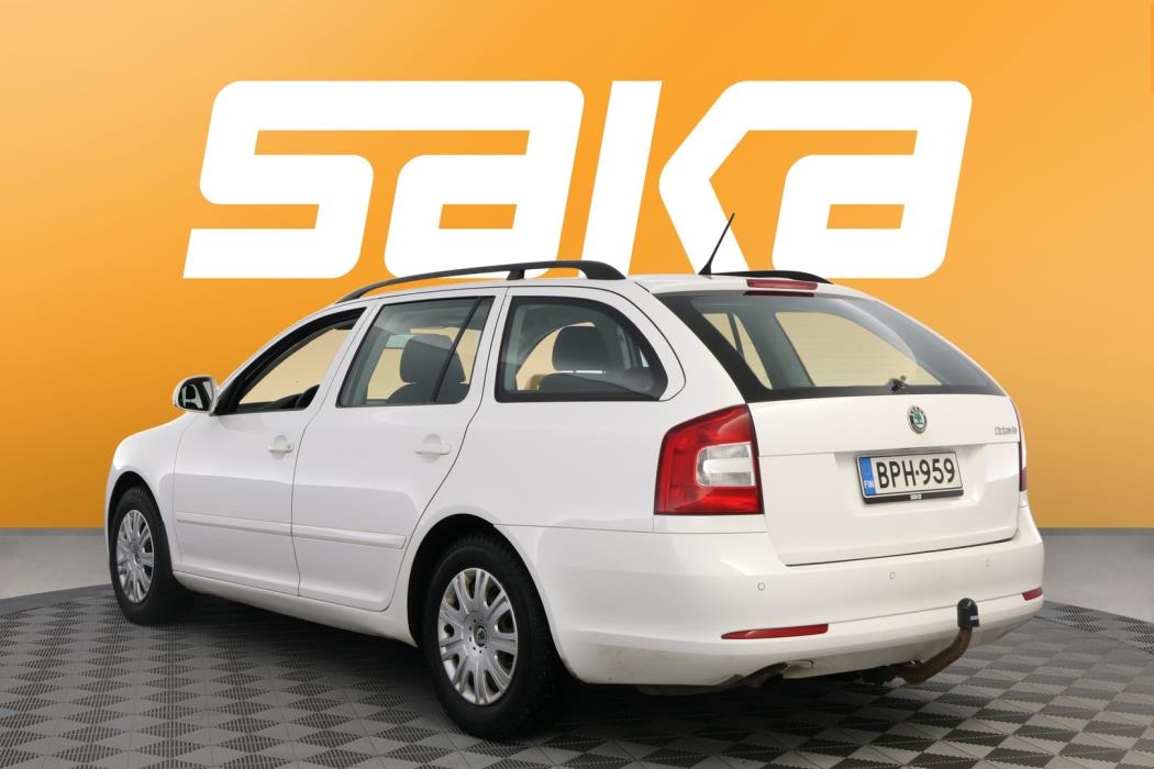 SKODA Octavia 2012