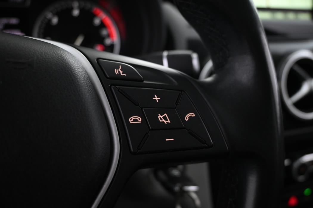 MERCEDES-BENZ B 2014