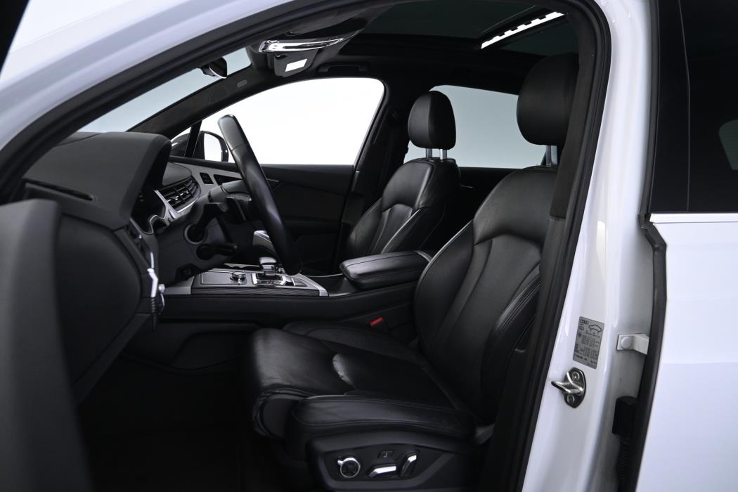 AUDI Q7 2017