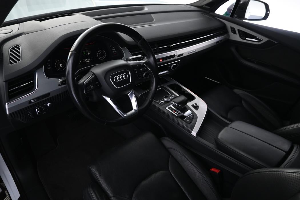 AUDI Q7 2017